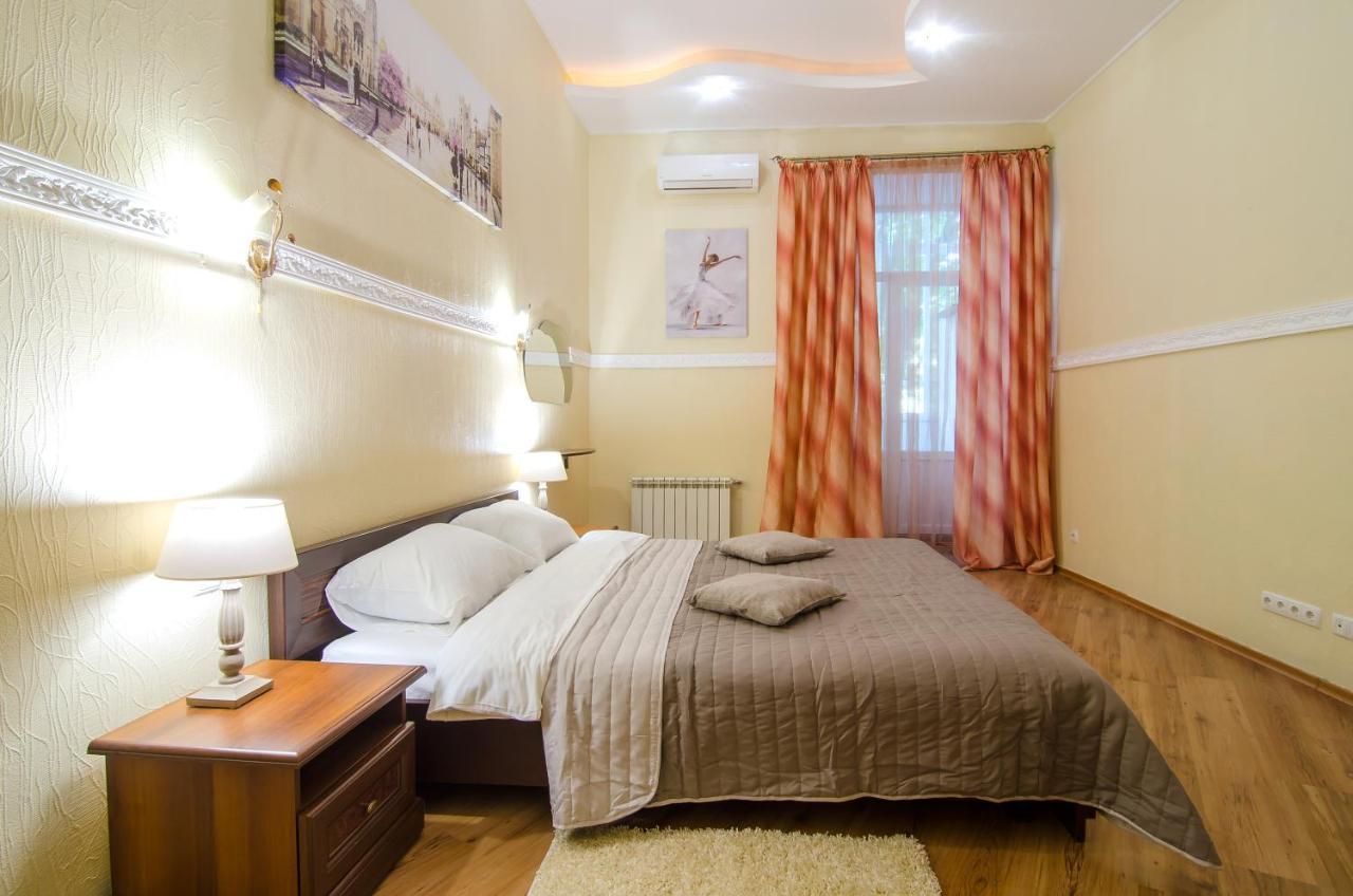 קייב Apartment At Malaya Zhytomyrska 5 מראה חיצוני תמונה