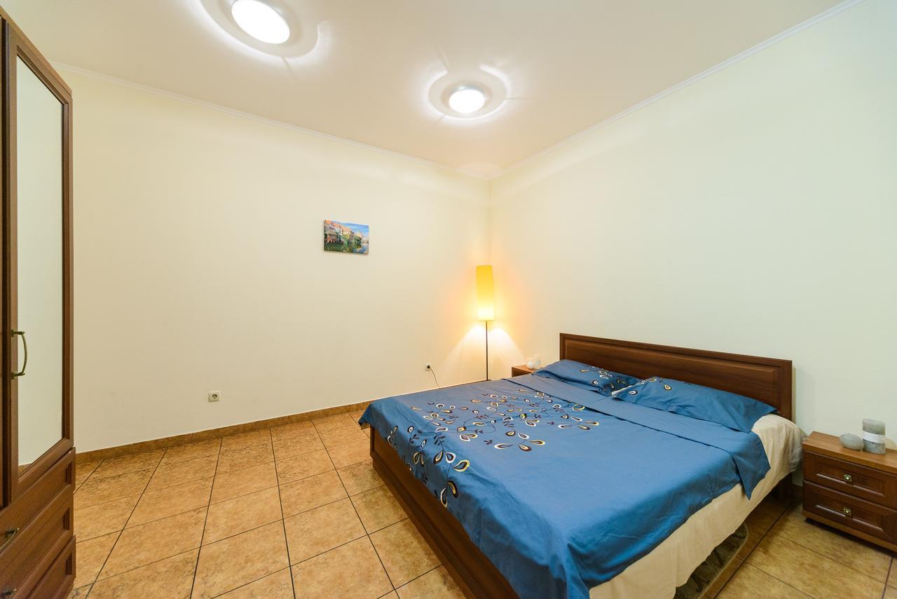 קייב Apartment At Malaya Zhytomyrska 5 מראה חיצוני תמונה