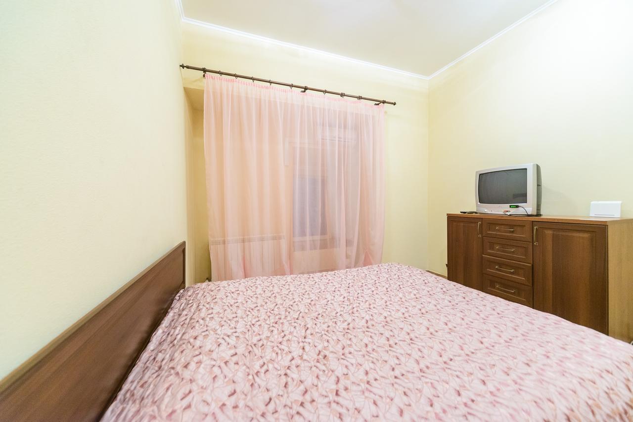 קייב Apartment At Malaya Zhytomyrska 5 מראה חיצוני תמונה
