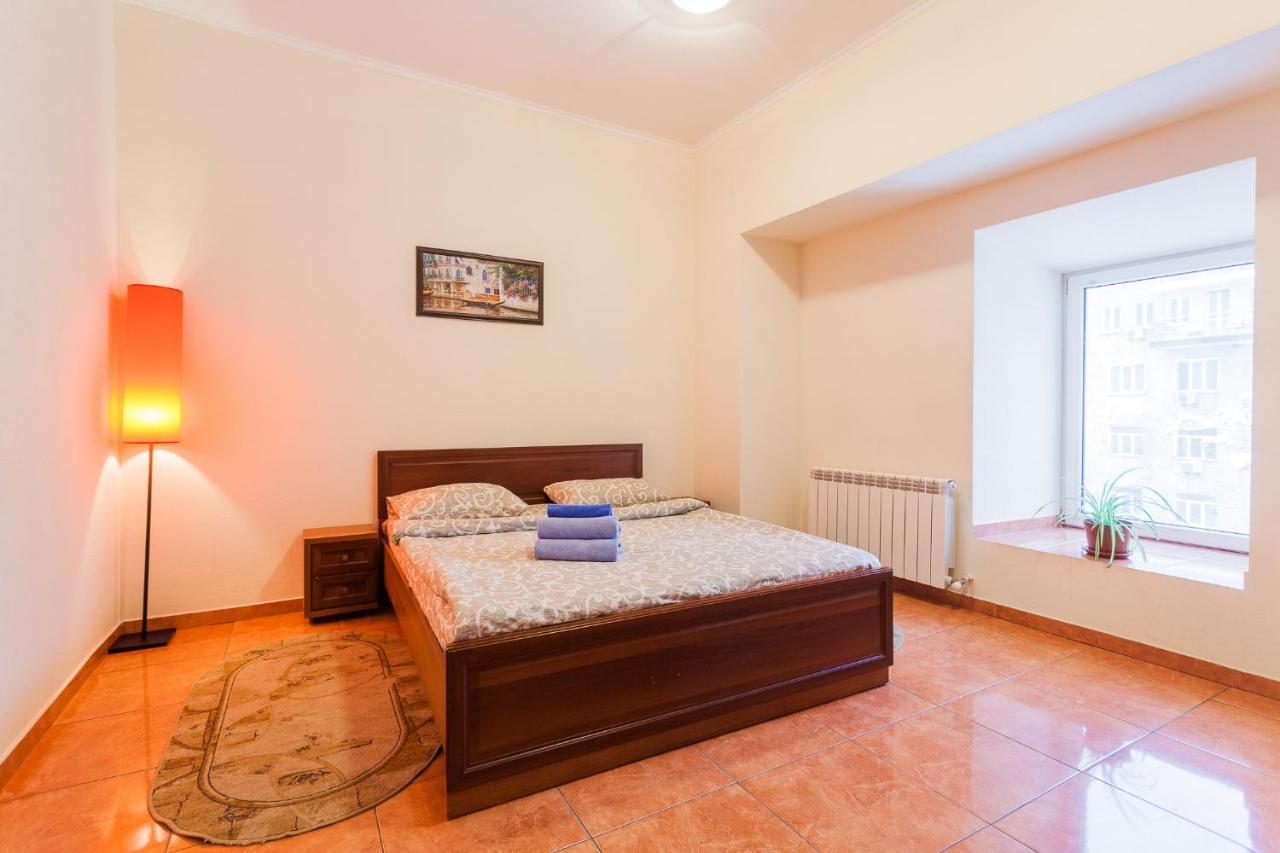 קייב Apartment At Malaya Zhytomyrska 5 מראה חיצוני תמונה